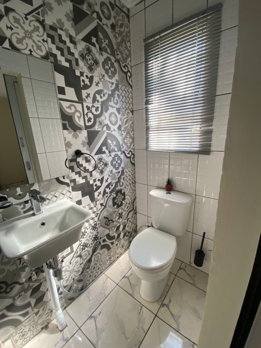 To Let 2 Bedroom Property for Rent in Safari Gardens North West